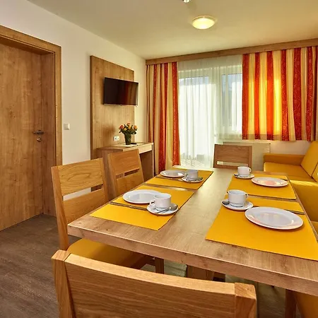 Appartement Gaestehaus Bergkristall Solden Room photo